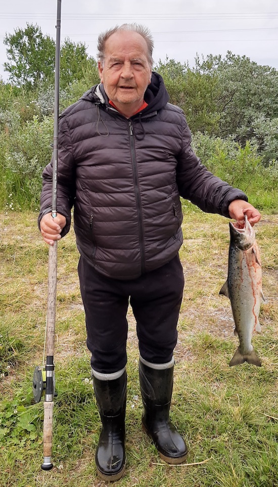 Einar med smålaks på 2 kg