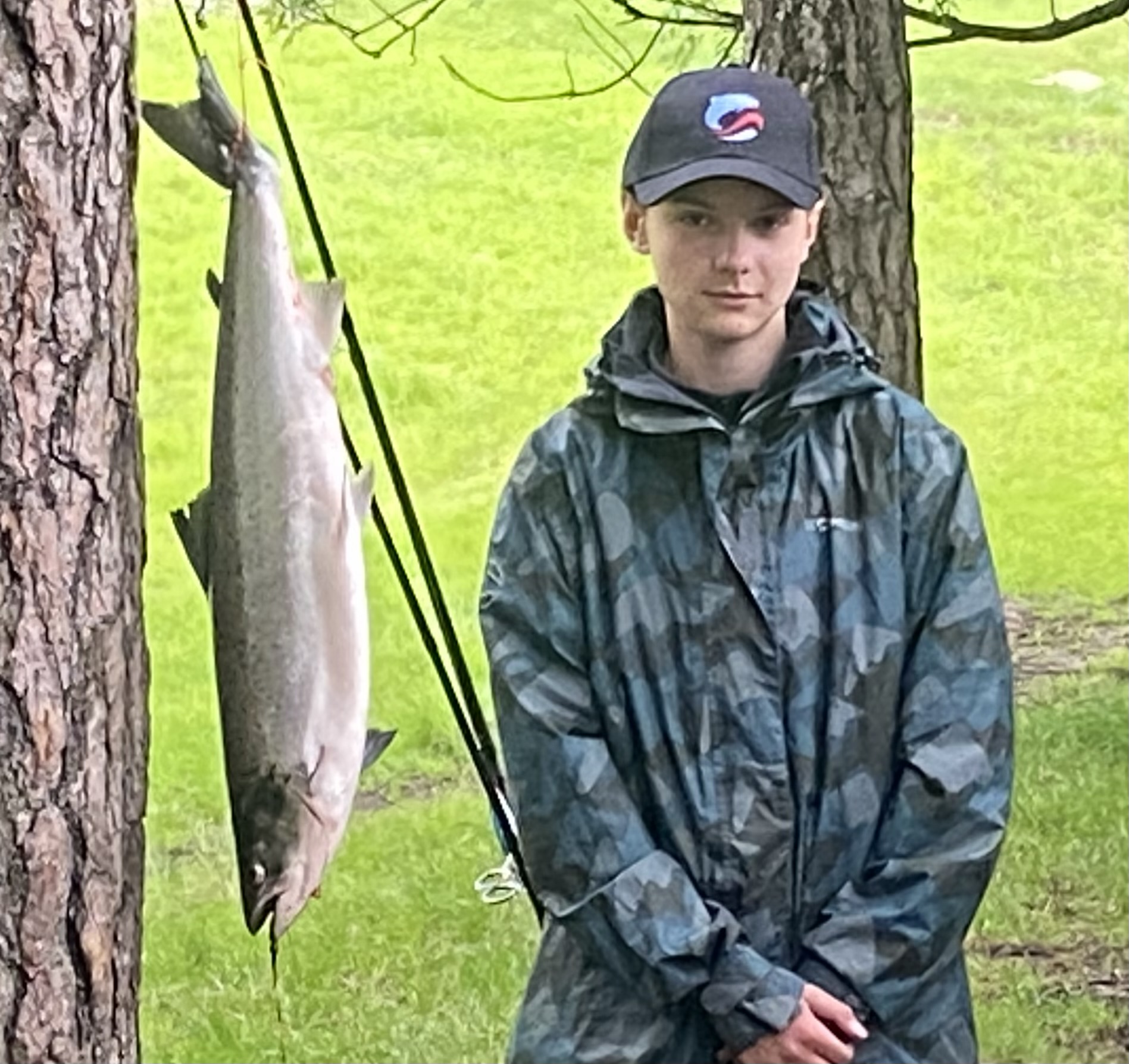 Adam Czajkowsky med sin første laks!