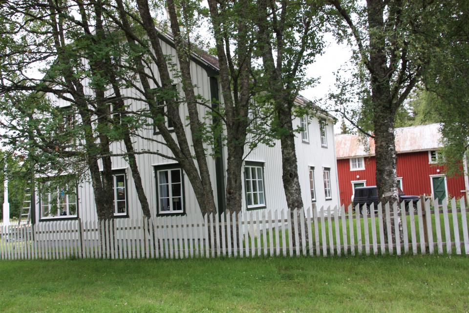 Den staslige villaen på Forsjordet. Bygd av engelske sportsfiskere i 1933.