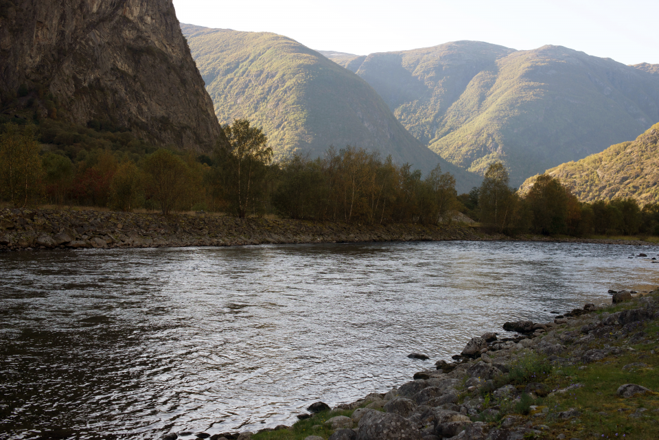 Blåflat, kjent høl i Lærdalselva.