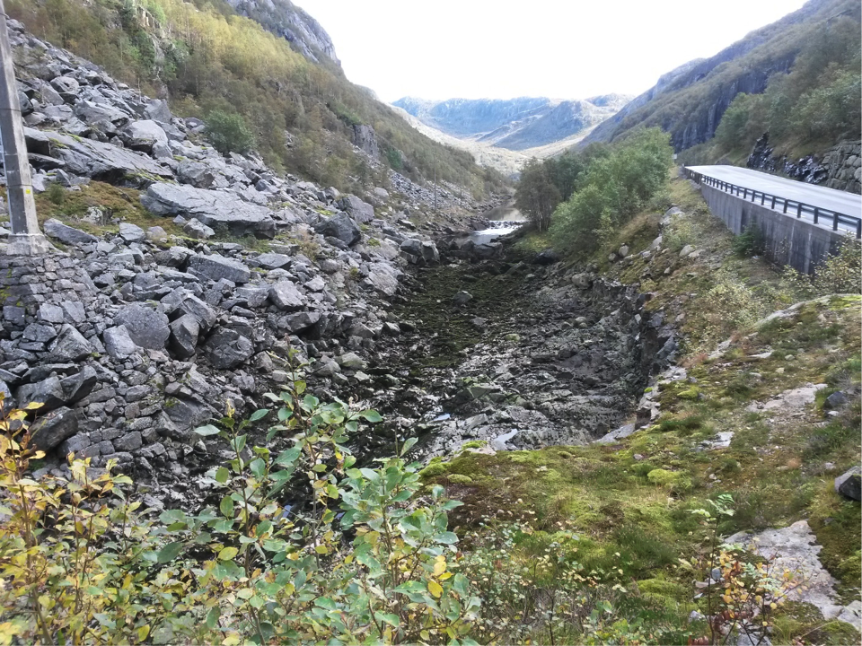 Toppen av Juvet ved utløpet fra Byrkjedalslona, (3/10-2015)