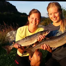 Namsen_fangst_damer_jenter_torger haugen