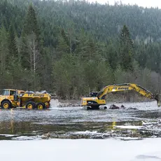 Riving av terskler Mandalselva