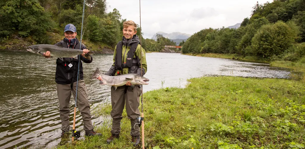 Fangstbilde fra Camp Villaks 2018. Vi gleder oss til en ny camp-sommer med enda flere camper for ungdom 14-18 år. Følg med på campvillaks.no