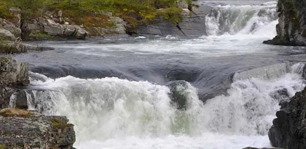 Kongsfjordelva, fossen Fossen i Kongsfjordelva