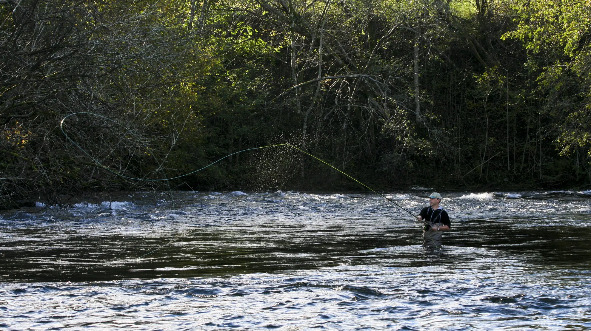 Fluefiske i sone 22 i Etnelva i 2009. Fluefiske i sone 22 i Etnelva i 2009.