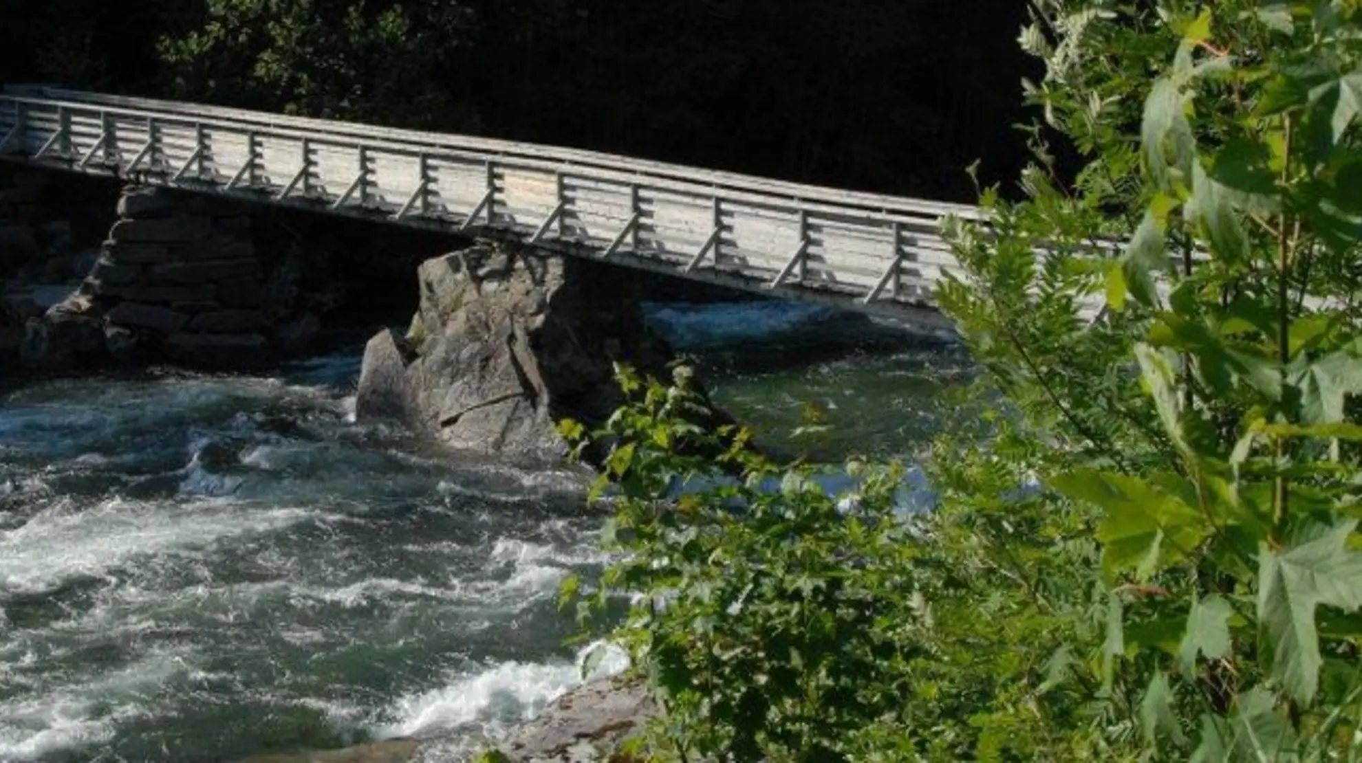 Phillipsbrua over Toåa Phillipsbrua over Toåa